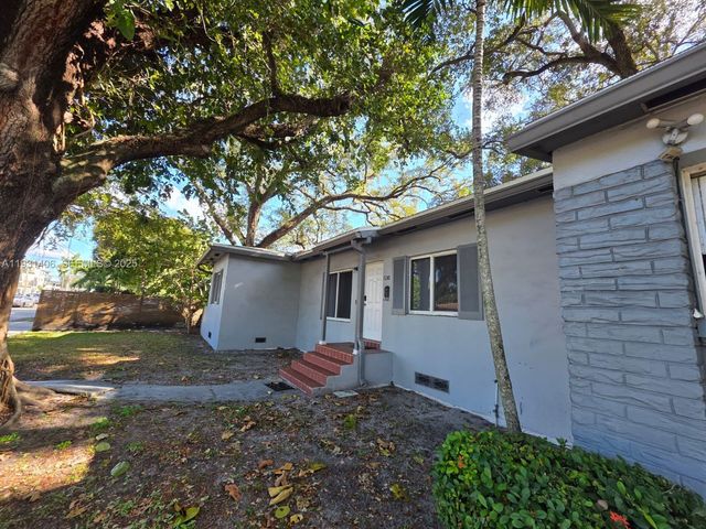 530 NE 132nd Ter, North Miami, FL 33161