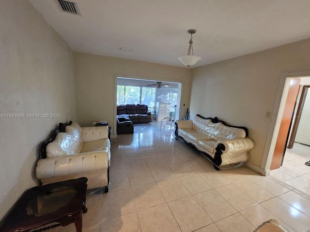 530 NE 132nd Ter, North Miami, FL 33161