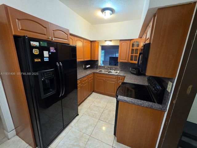 530 NE 132nd Ter, North Miami, FL 33161
