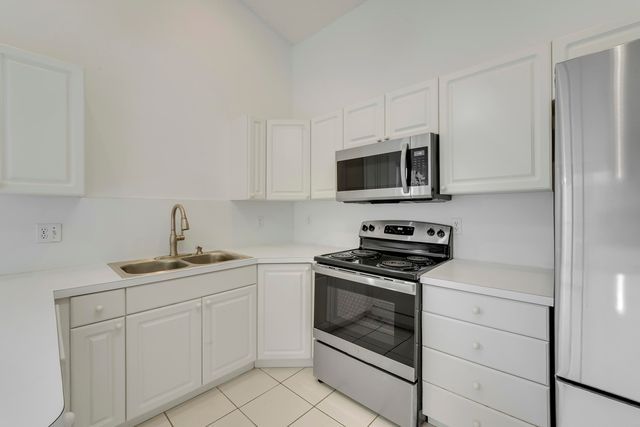 3254 Jog Park Drive, Greenacres, FL 33467