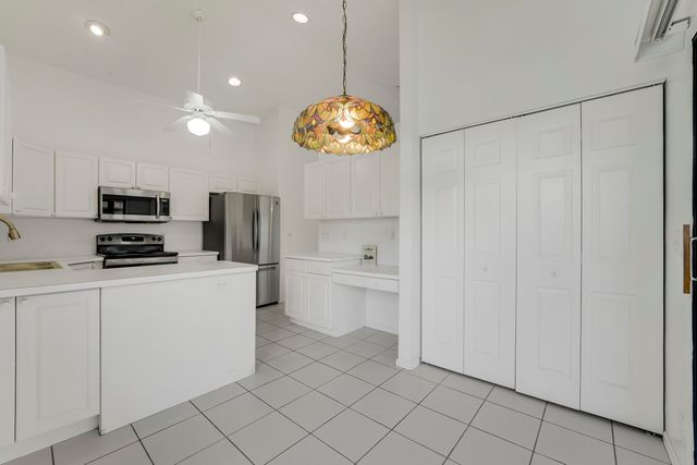 3254 Jog Park Drive, Greenacres, FL 33467