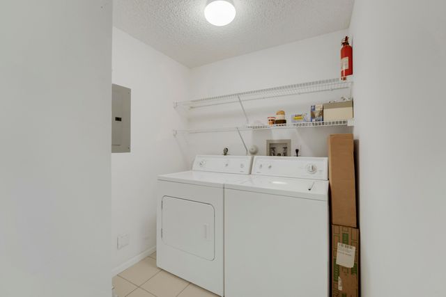 3254 Jog Park Drive, Greenacres, FL 33467