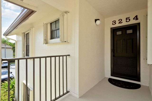 3254 Jog Park Drive, Greenacres, FL 33467