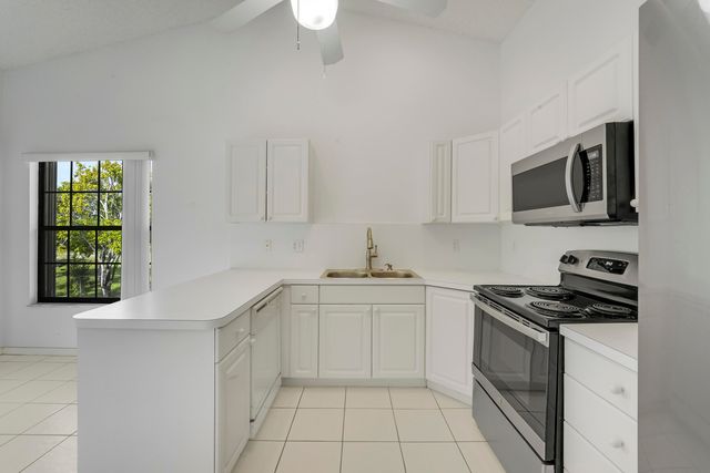 3254 Jog Park Drive, Greenacres, FL 33467