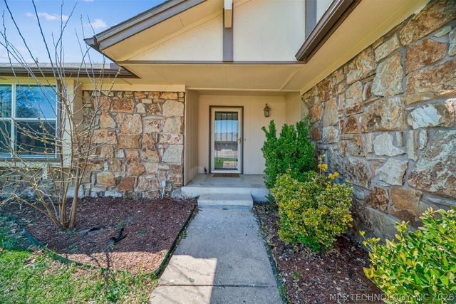 3866 S 98th Avenue, Tulsa, OK 74146