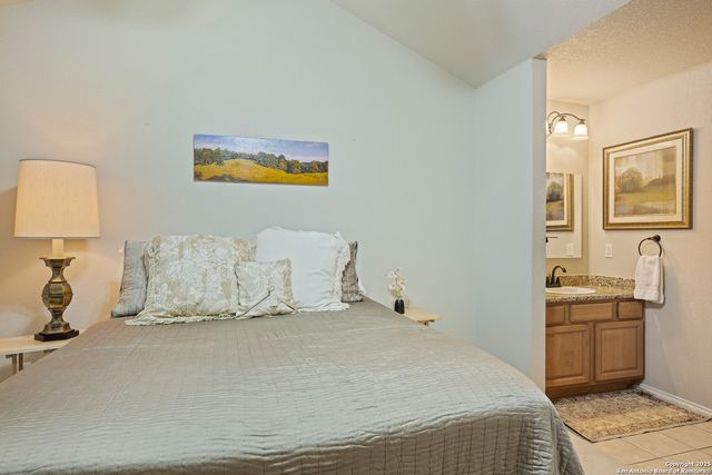 3202 Eisenhauer Rd Unit 702, San Antonio, TX 78209