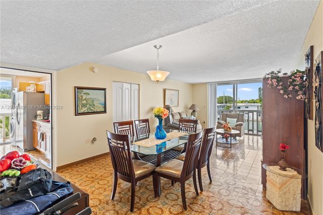 8530 Byron Ave 302, Miami Beach, FL 33141