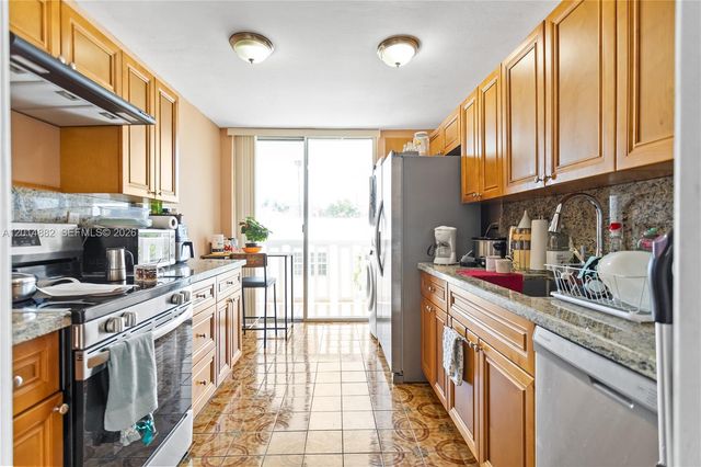 8530 Byron Ave 302, Miami Beach, FL 33141