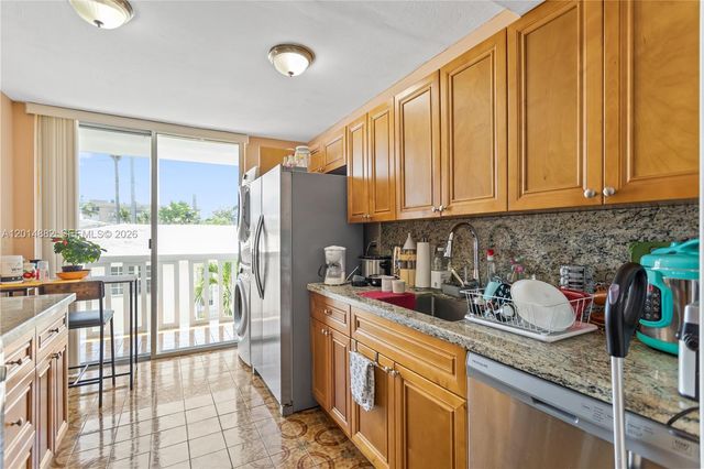 8530 Byron Ave 302, Miami Beach, FL 33141