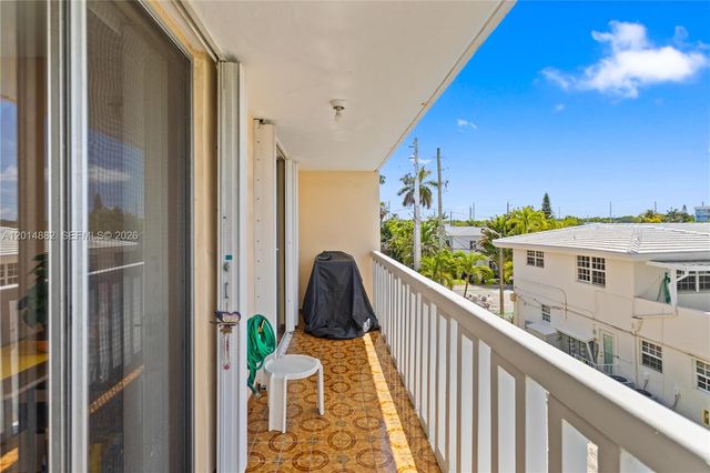 8530 Byron Ave 302, Miami Beach, FL 33141