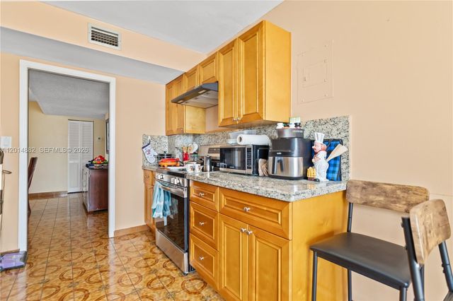 8530 Byron Ave 302, Miami Beach, FL 33141