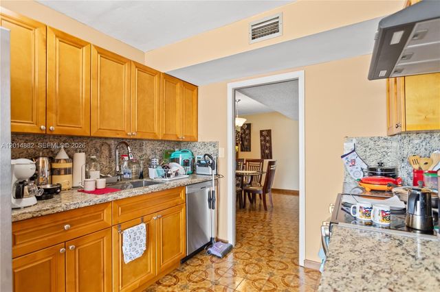 8530 Byron Ave 302, Miami Beach, FL 33141