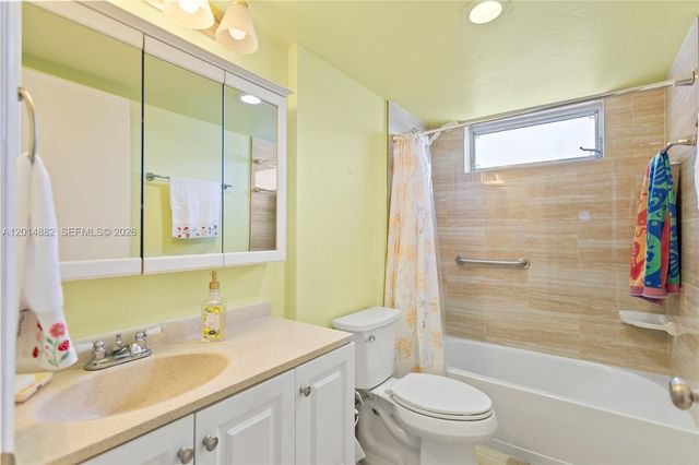 8530 Byron Ave 302, Miami Beach, FL 33141