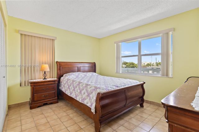 8530 Byron Ave 302, Miami Beach, FL 33141