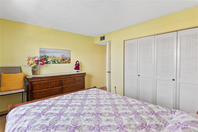 8530 Byron Ave 302, Miami Beach, FL 33141