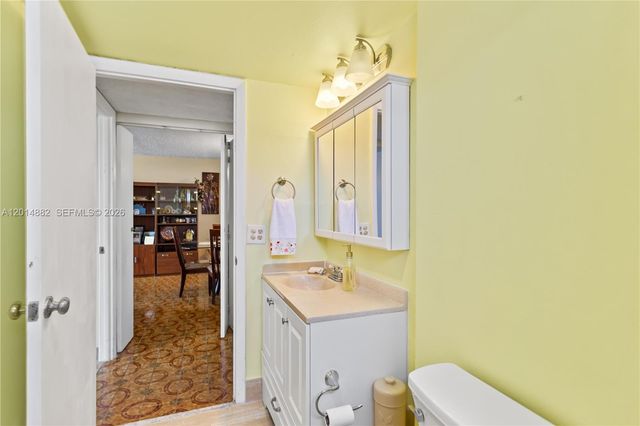 8530 Byron Ave 302, Miami Beach, FL 33141