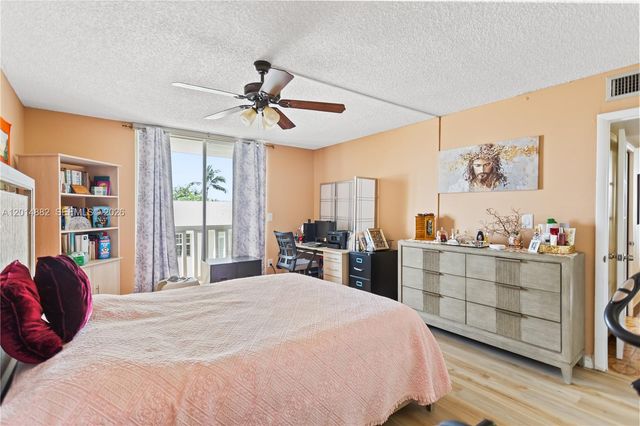 8530 Byron Ave 302, Miami Beach, FL 33141