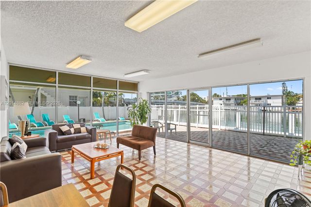 8530 Byron Ave 302, Miami Beach, FL 33141
