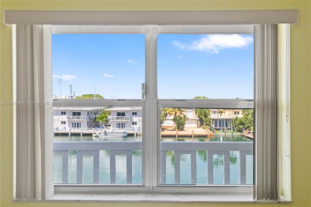 8530 Byron Ave 302, Miami Beach, FL 33141