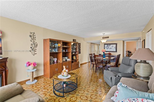 8530 Byron Ave 302, Miami Beach, FL 33141