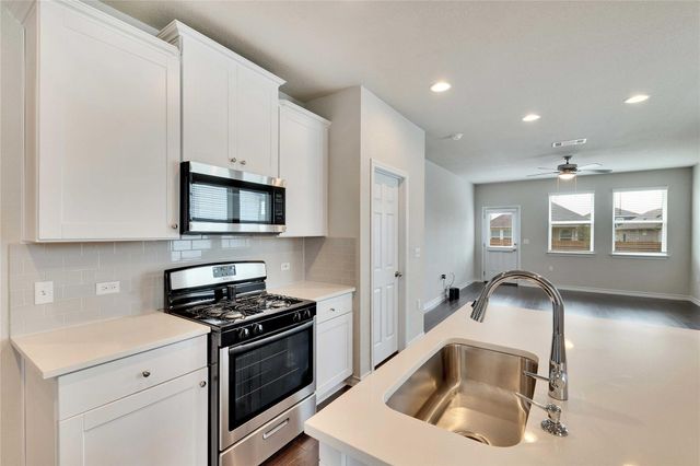 12121 Cimaizon DR, Austin, TX 78725