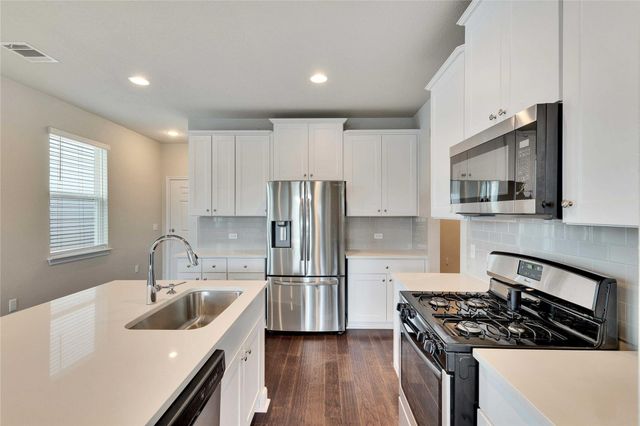 12121 Cimaizon DR, Austin, TX 78725
