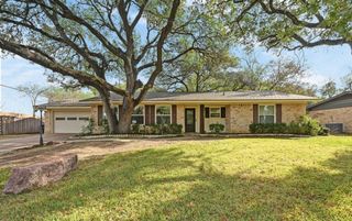 5903 Highland Hills DR, Austin, TX 78731