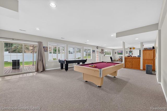 6169 Bay Court, Waterford, MI 48327