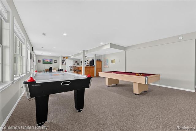 6169 Bay Court, Waterford, MI 48327