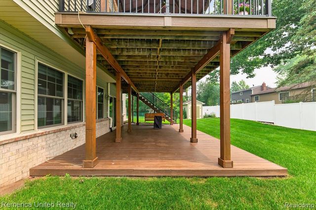 6169 Bay Court, Waterford, MI 48327