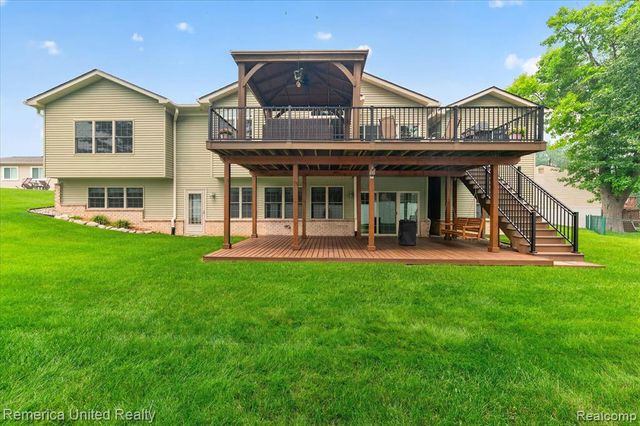 6169 Bay Court, Waterford, MI 48327