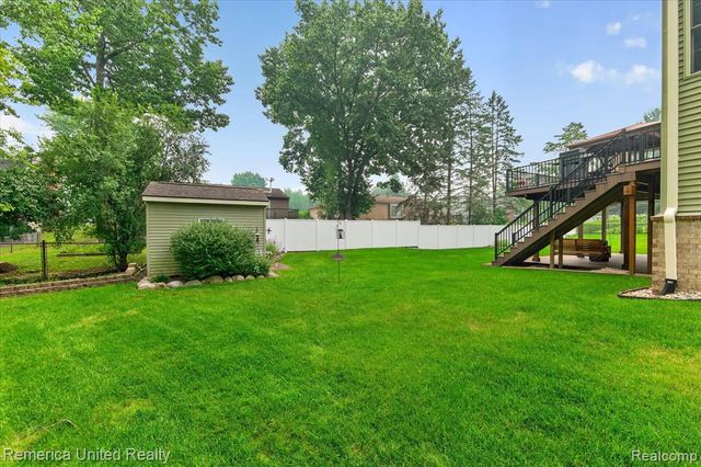 6169 Bay Court, Waterford, MI 48327