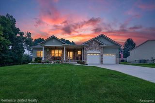 6169 Bay Court, Waterford, MI 48327