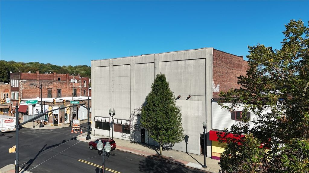 100 W State St, Sharon, PA 16146