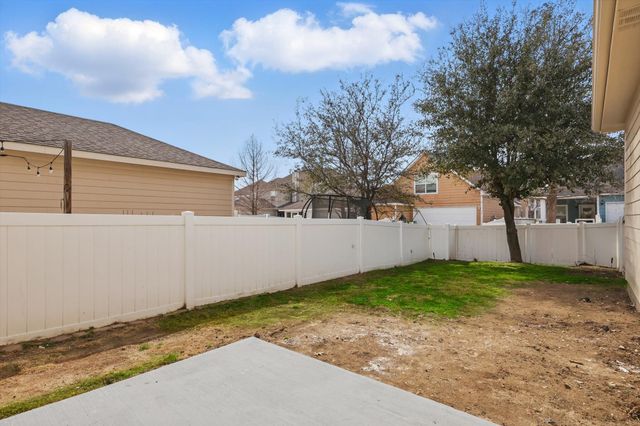 924 Charleston Lane, Savannah, TX 76227