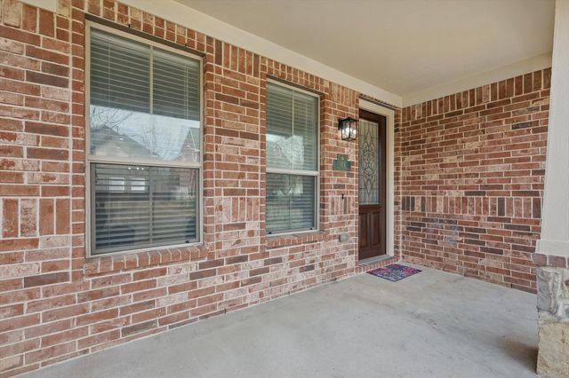 924 Charleston Lane, Savannah, TX 76227