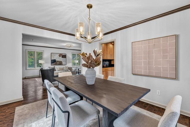 6540 N Atwahl DRIVE, Glendale, WI 53209