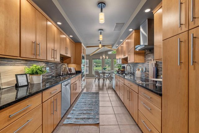 6540 N Atwahl DRIVE, Glendale, WI 53209