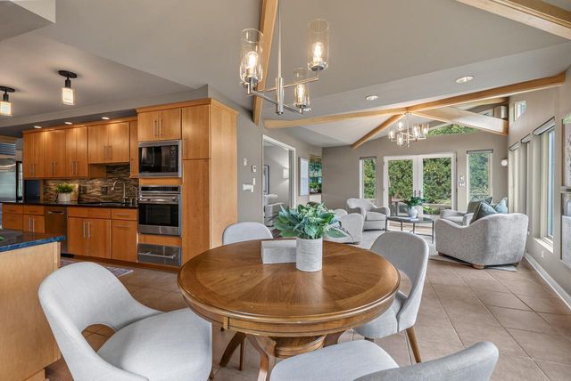 6540 N Atwahl DRIVE, Glendale, WI 53209