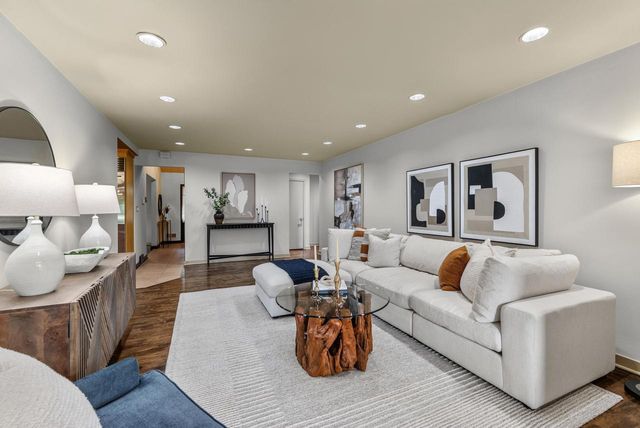 6540 N Atwahl DRIVE, Glendale, WI 53209