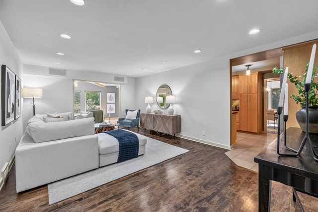 6540 N Atwahl DRIVE, Glendale, WI 53209