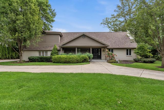 6540 N Atwahl DRIVE, Glendale, WI 53209