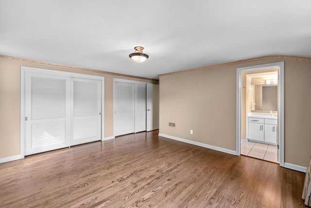 6540 N Atwahl DRIVE, Glendale, WI 53209