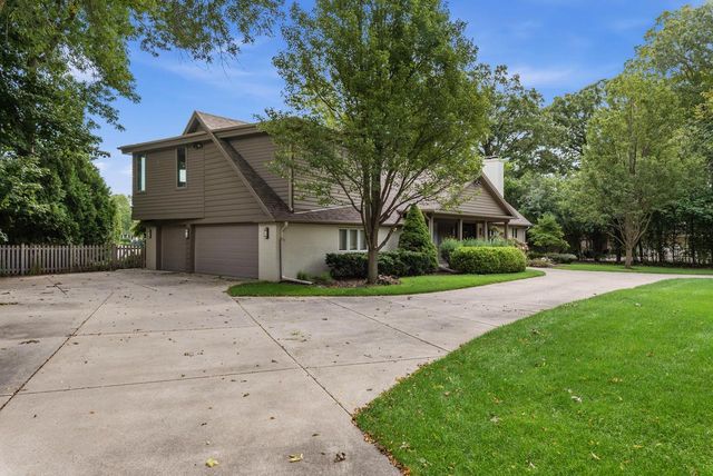 6540 N Atwahl DRIVE, Glendale, WI 53209
