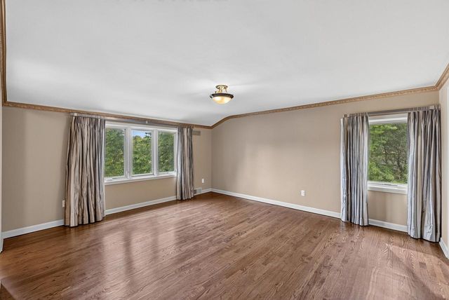 6540 N Atwahl DRIVE, Glendale, WI 53209