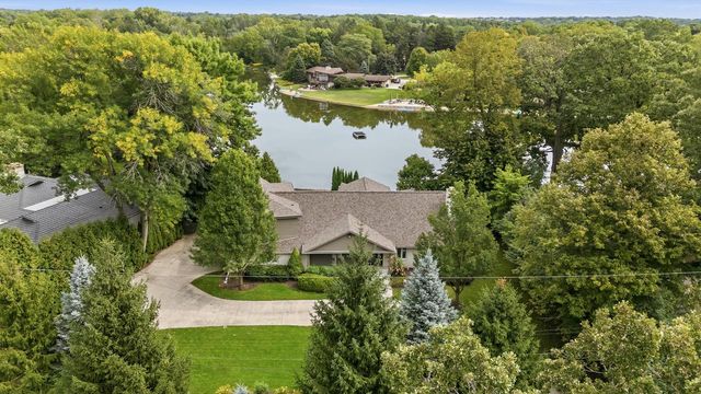 6540 N Atwahl DRIVE, Glendale, WI 53209