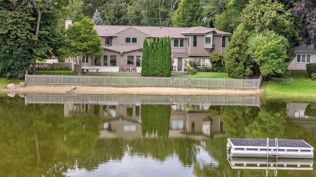 6540 N Atwahl DRIVE, Glendale, WI 53209