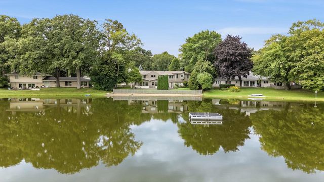 6540 N Atwahl DRIVE, Glendale, WI 53209