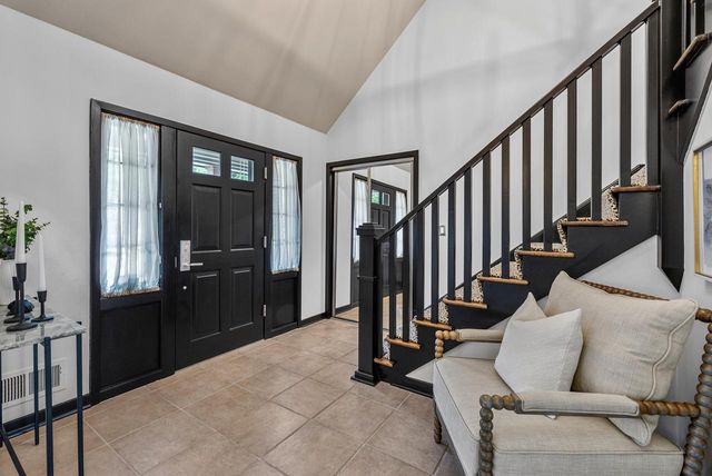 6540 N Atwahl DRIVE, Glendale, WI 53209