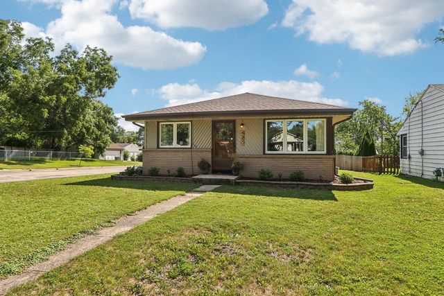 4580 N 101st STREET, Wauwatosa, WI 53225